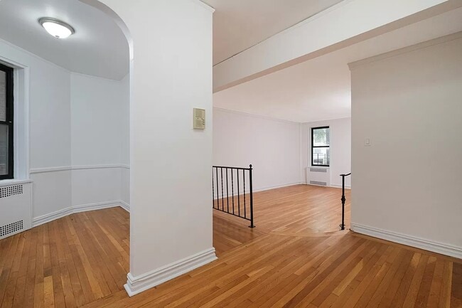 Foto del edificio - 55 E 190th St