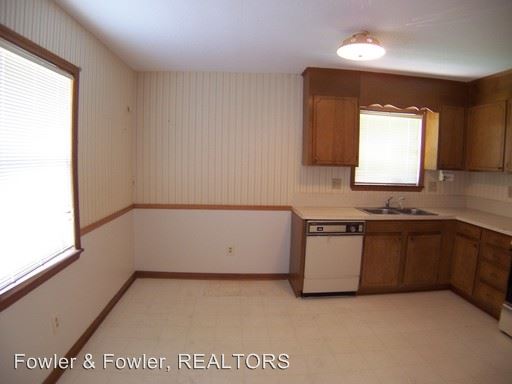 Building Photo - 1814 Guyer St