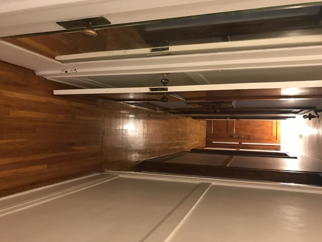 Fotografía del edificio - 972 Goodrich Ave