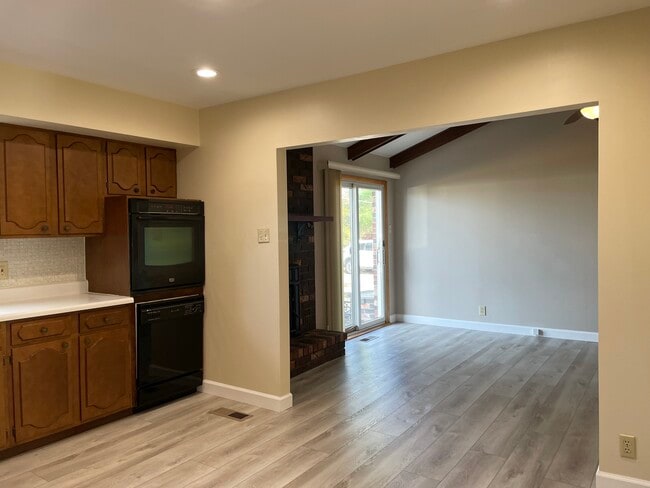 Building Photo - 5819 Oak Branch Dr