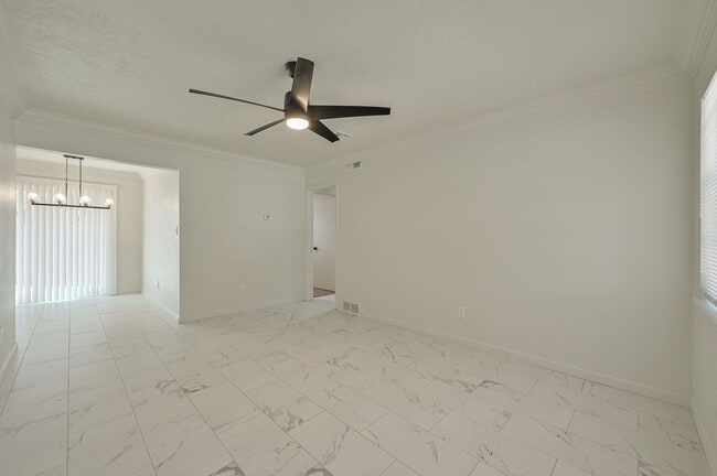 Foto del edificio - 3912 Parkwoods Ln