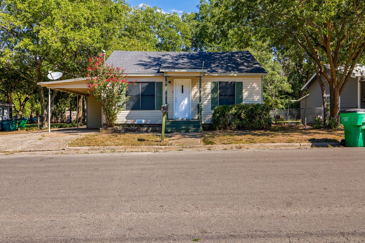 Foto principal - 1021 Moss St