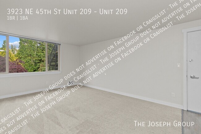 Foto del edificio - 3923 NE 45th St