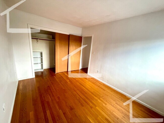 Foto del edificio - 9/1 No Fee! Spacious Allston 2BR w/parking & heat included!