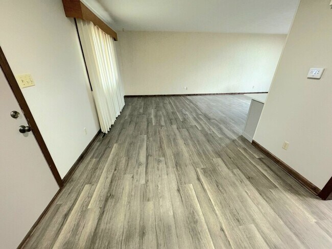 Foto del edificio - 1911 Glendale Rd