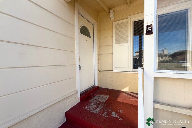 Building Photo - Charming 2-Bedroom Home with Private Backyard in South San Francisco