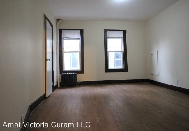 Building Photo - 18-20 Massasoit Pl