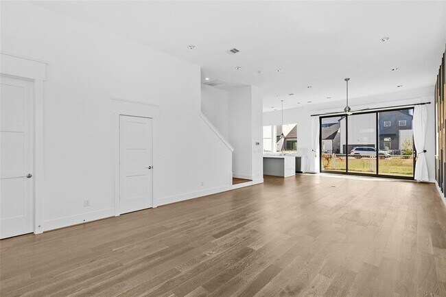 Foto del edificio - 9855 Mocking Bird Hill Ln