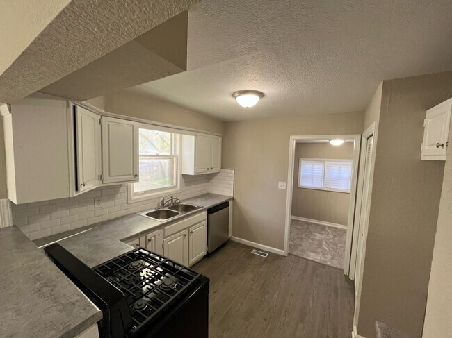 Building Photo - Coming soon! Comfort, Convenience, and Charm – All in This 2 Bedroom Home!