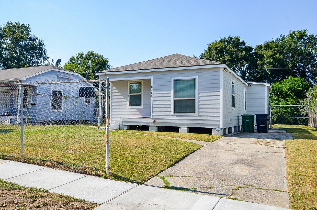 Foto principal - 8153 Lenore St