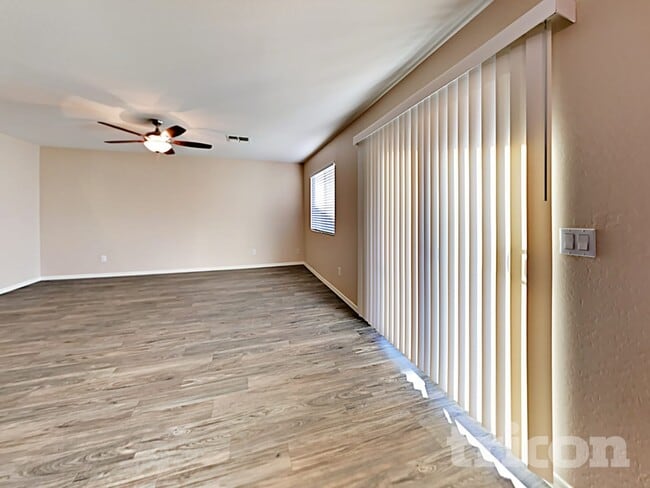 Building Photo - 23683 W Huntington Dr