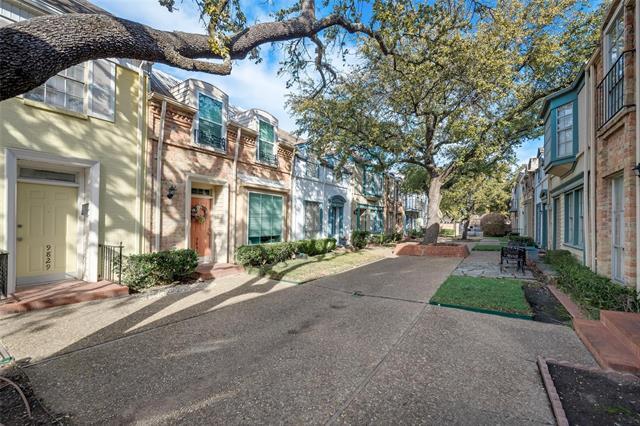 Foto del edificio - 9829 Park Ln Ct