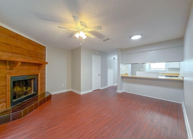 Building Photo - 3294 Nekoma Ln