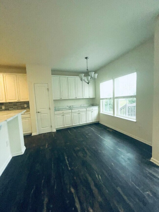 Foto del edificio - Beautiful 3BR 2.5BA Home w/ Pool & Fitness Access• In-Unit Laundry • Deck in Dublin