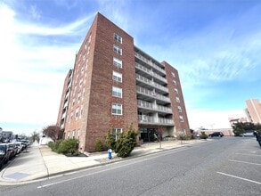 Building Photo - 855 E Broadway