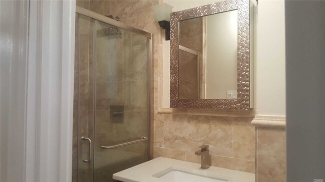 Foto del edificio - 194-27-194115 115th Ave