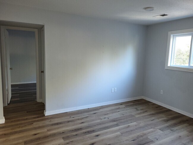 Foto del edificio - 2 bedroom 1 bath apartment for rent in Wamego KS