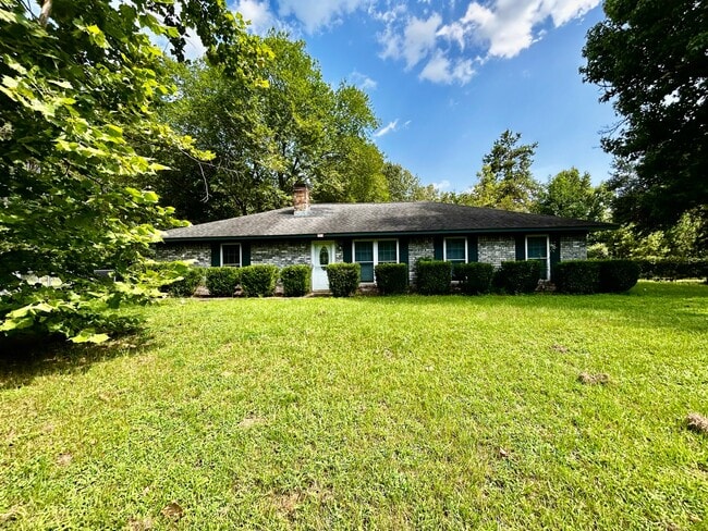 Building Photo - 204 East Rd