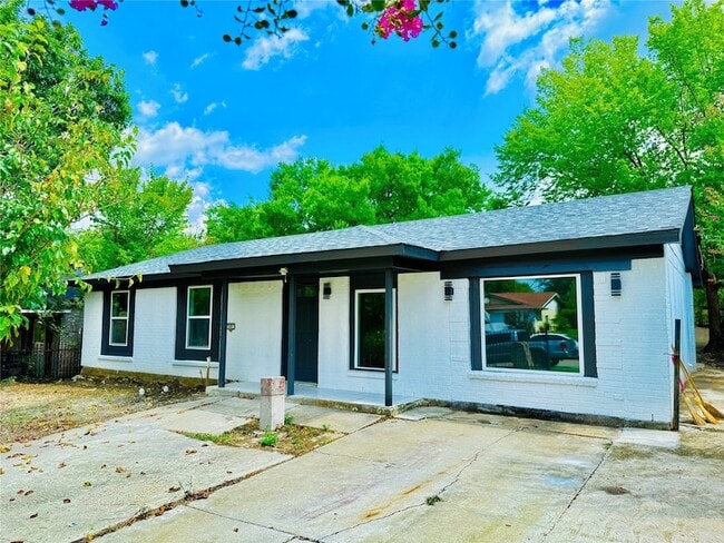 Photo - 740 Bimebella Ln House