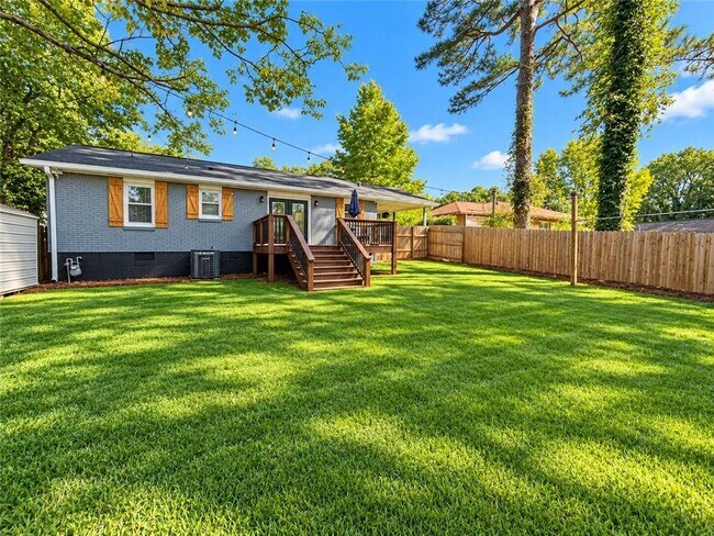 Building Photo - 2503 Habersham Dr