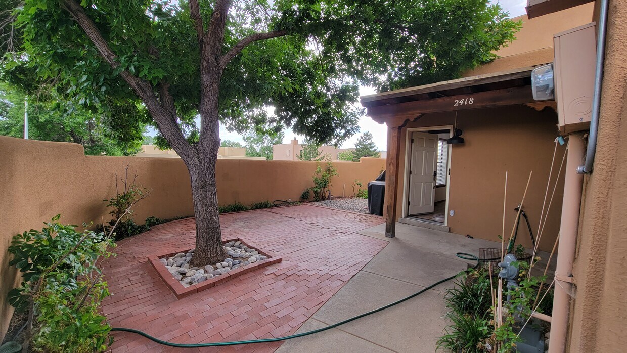 Building Photo - 2418 San Patricio Plaza