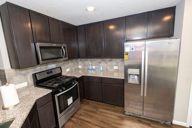 Foto del edificio - 8932 Hollister Commons Ln