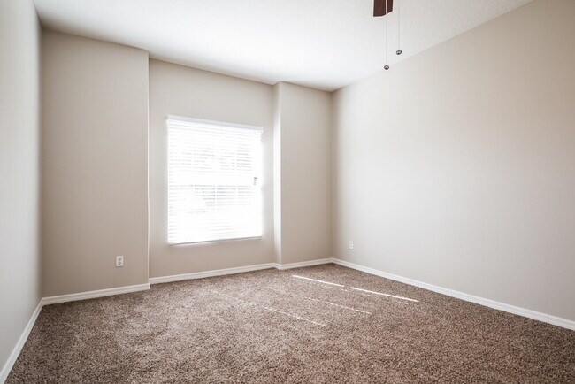 Building Photo - 184 Aurelia Ct