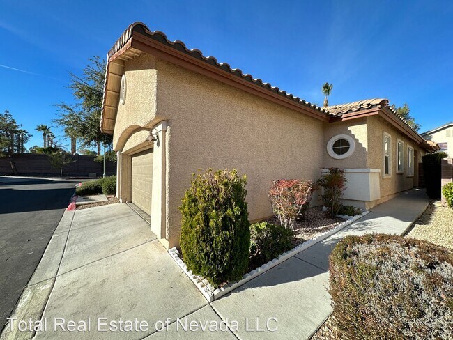 Building Photo - 2 br, 2 bath House - 1109 Milpas Ln