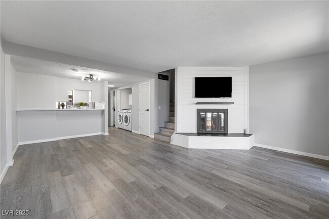Foto del edificio - 6442 Ironbark Ln