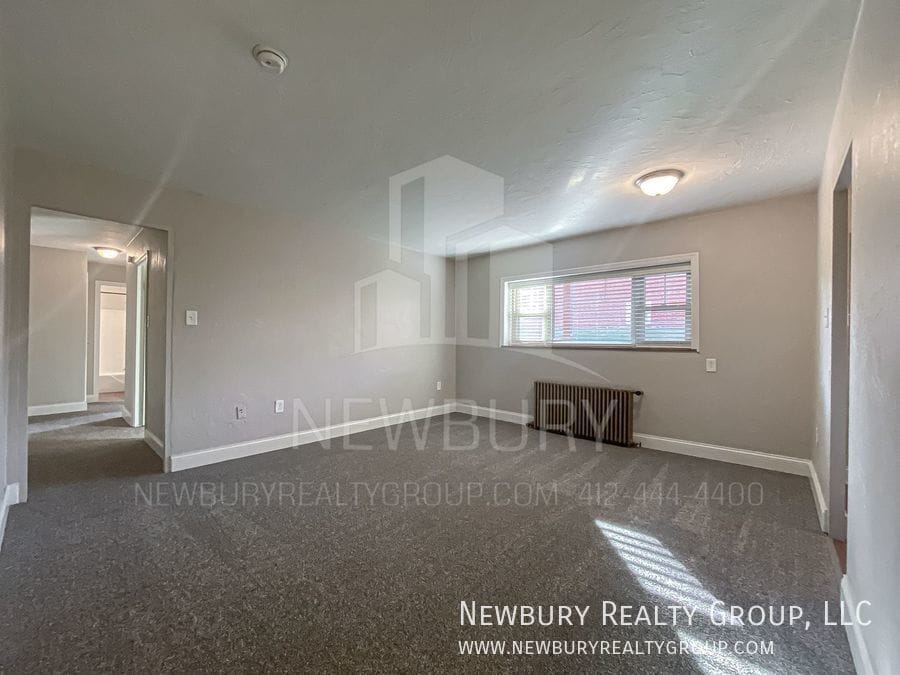 104 W Steuben St Unit Apt. B, Crafton, PA 15205 Room for Rent in