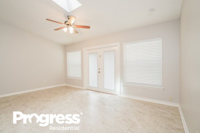 Foto del edificio - 1736 Glen Laurel Dr