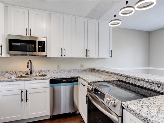 Foto del edificio - 1434 Montvale Station Rd
