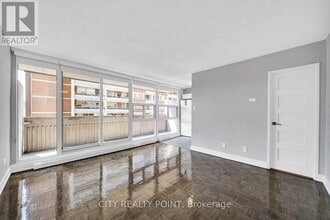 Building Photo - 33-1633 Isabella St