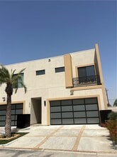 Building Photo - 204 Canary Ave
