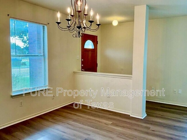 Foto del edificio - 3502 Sandy Brook Dr