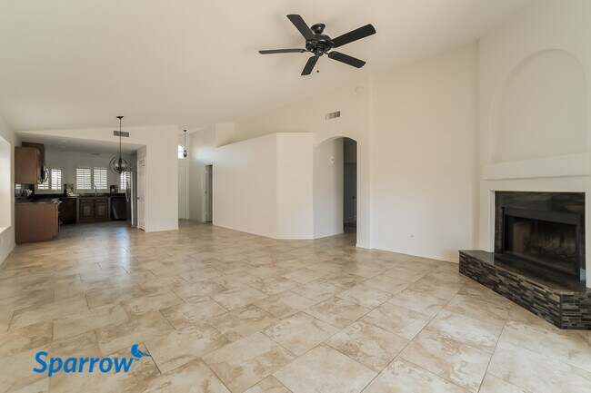 Foto del edificio - 15416 S 45th Pl