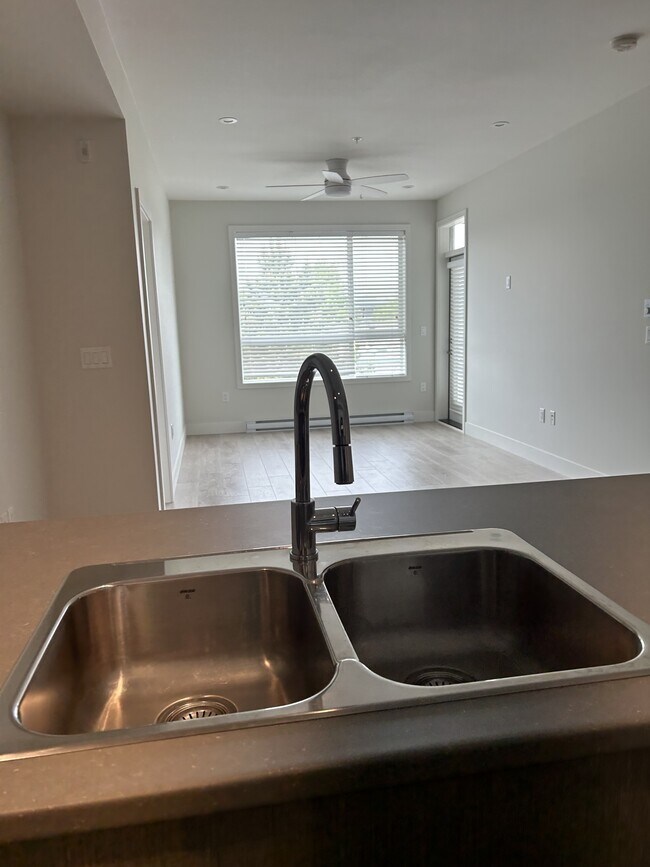 Photo du bâtiment - 1516-1516 McCallum Rd
