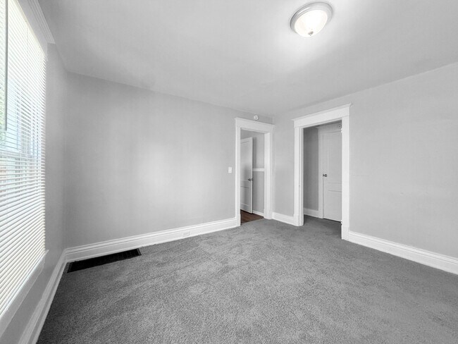 Building Photo - 127 N 40th St