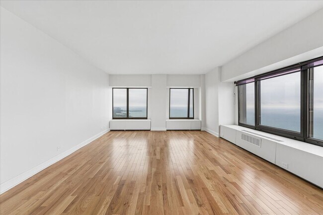 Foto del edificio - 175 E Delaware Pl