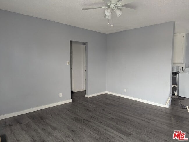 Photo - 901 W 64th St Apartment