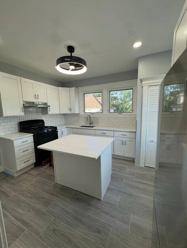 Foto del edificio - 291 Potter Ave