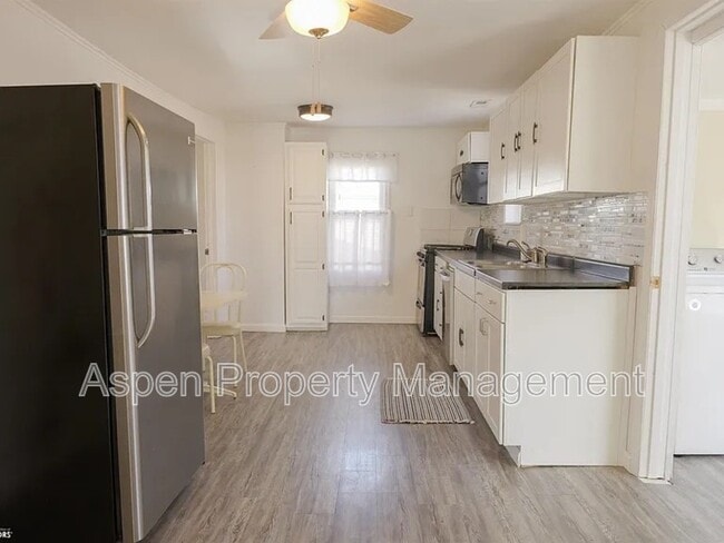 Building Photo - 2101 Melvin Ave