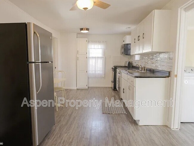 Foto del edificio - 2101 Melvin Ave