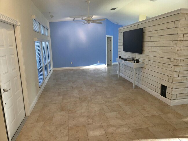 Foto del edificio - 142 Queens Ln