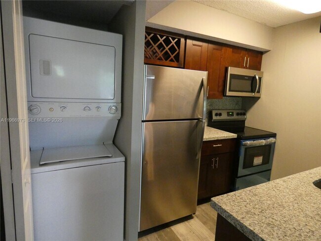 Foto del edificio - 5740 Rock Island Rd