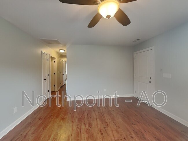 Building Photo - 400 Allison Cir