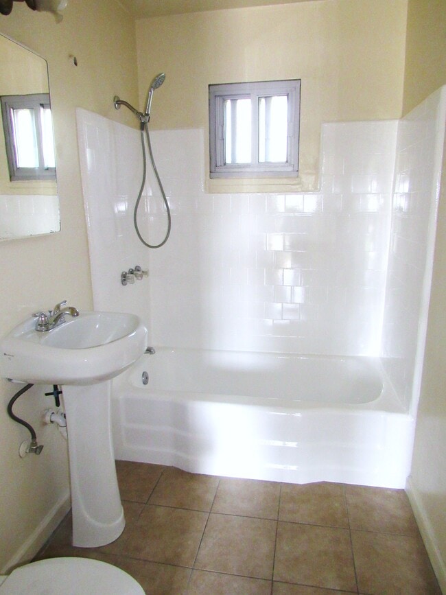 Foto del edificio - 607 S Plum Ave