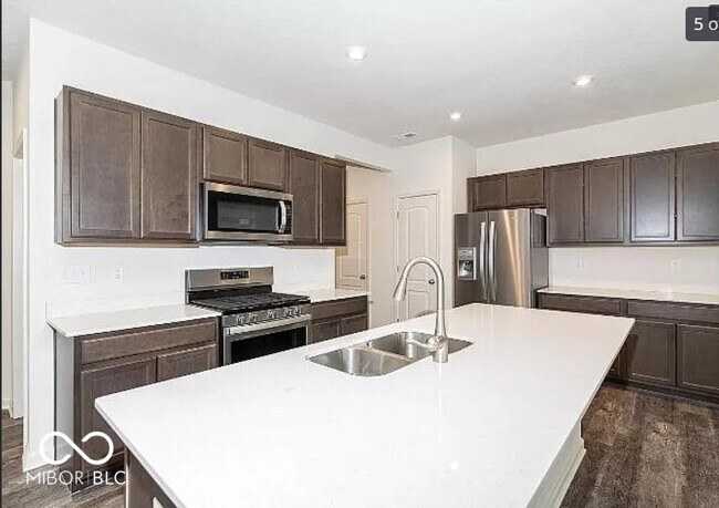 Foto del edificio - 13508 Dewpoint Ln