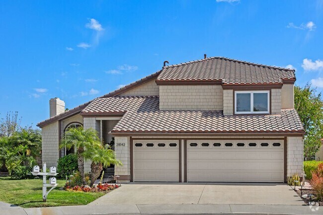 Building Photo - 28142 Ambar