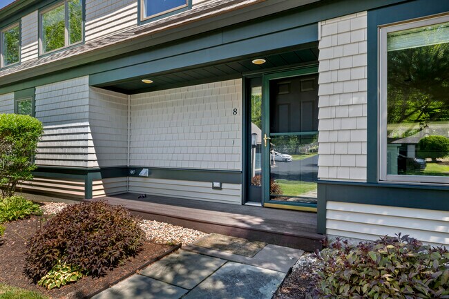 Foto del edificio - 8 Meadowbrook Way